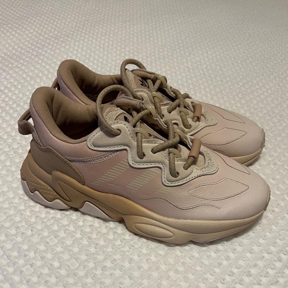 NWT Adidas Ozweego - Picture 2 of 8